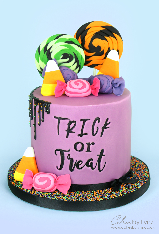 Trick or treat Halloween cake