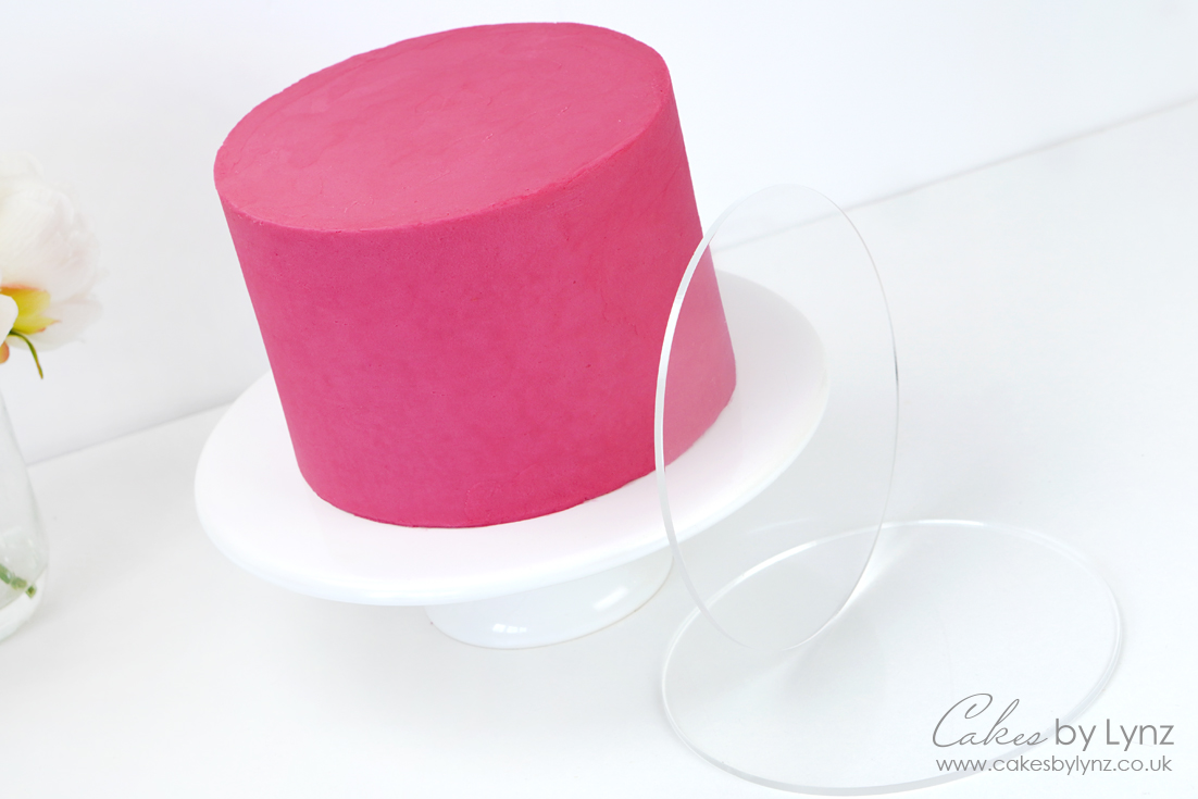 How to use acrylic cake ganache plates for your cakes