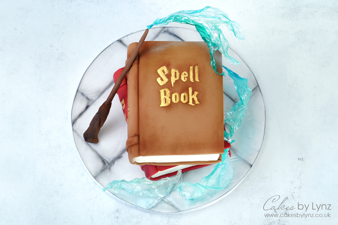 Magical Spell book cake tutorial
