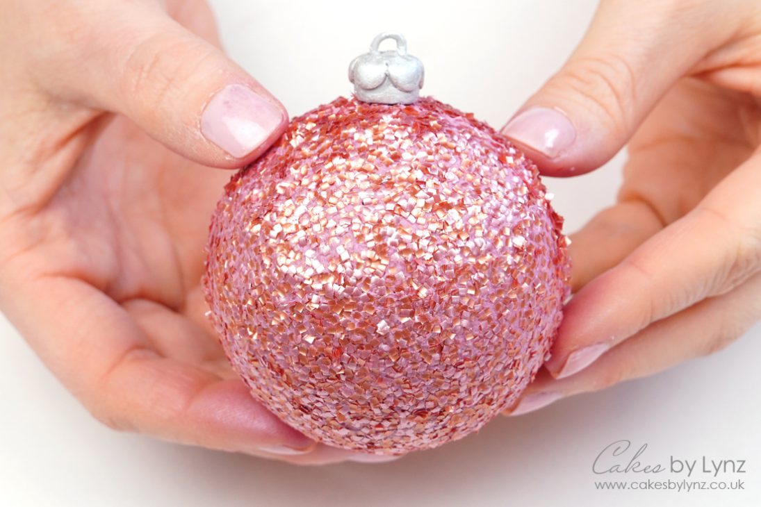 Edible glitter bauble cake toppers tutorial 3