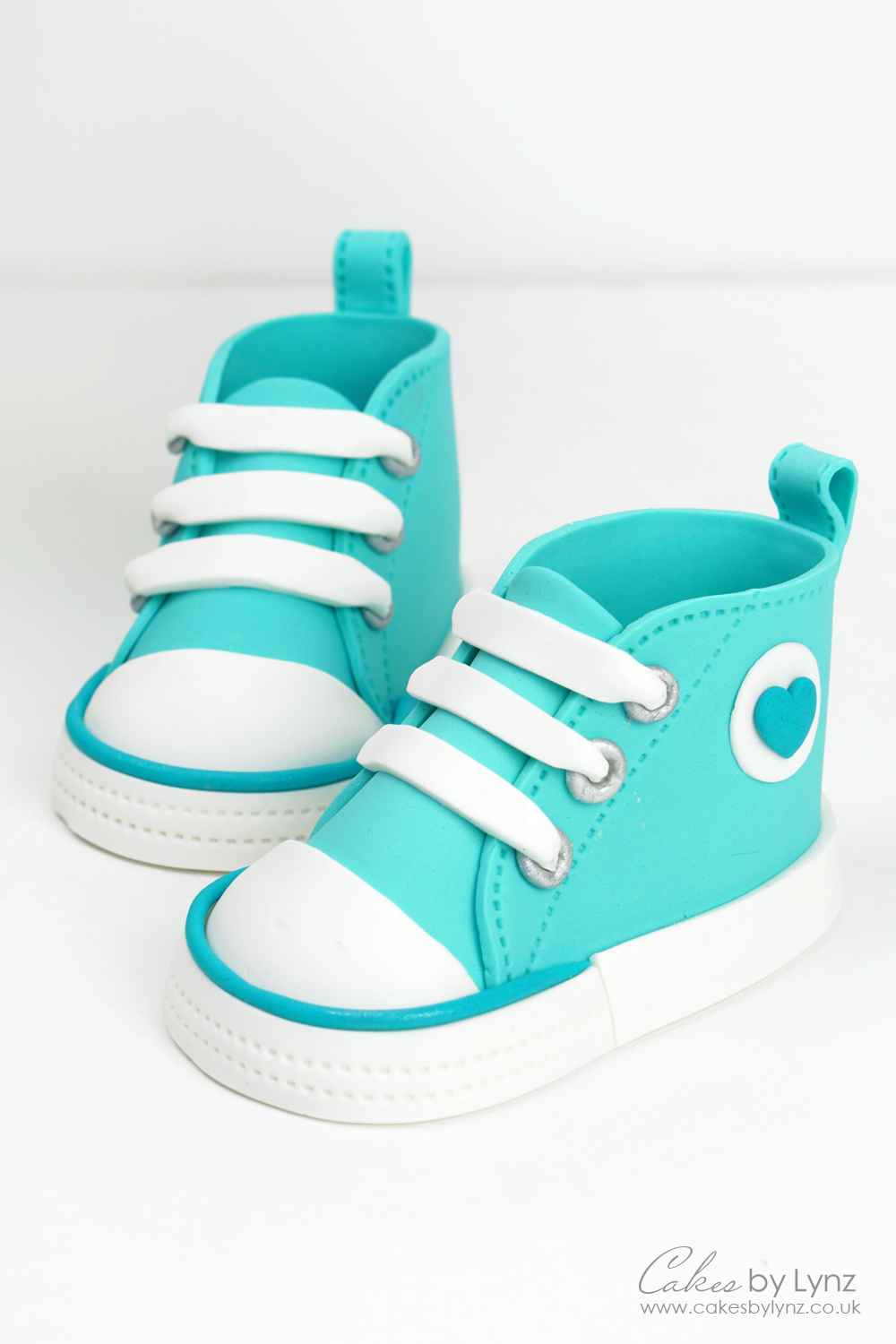 Baby Trainer Shoes Bootie cake topper tutorial